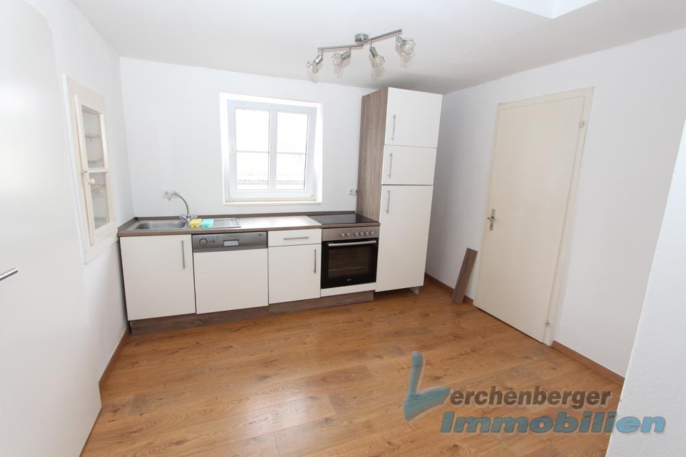 Schöne Dachgeschosswohnung mit großzügiger Dachterrasse - Photo 1