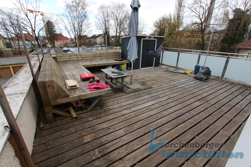 Schöne Dachgeschosswohnung mit großzügiger Dachterrasse - Photo 4