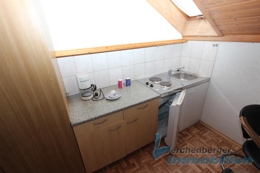 Möbliertes DG-Zimmer mit Kochnische zentrumsnah in Plattling - Photo 1