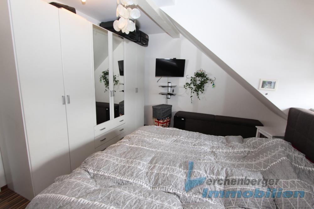 Großzügig geschnittene 2-Zimmer-Dachgeschosswohnung mit Dachterrasse - Foto 3