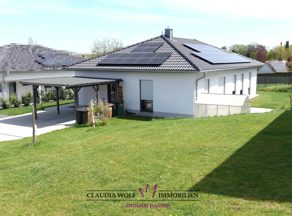 Mit schönem, ruhige Grundstück