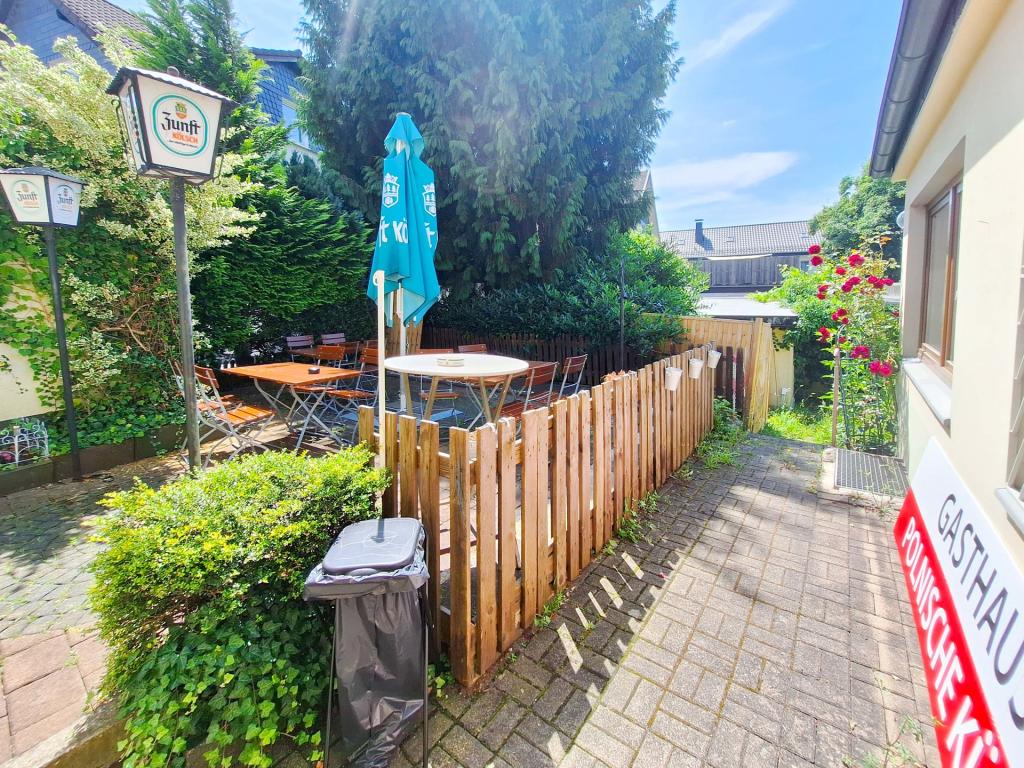 Terrasse Gaststätte EG