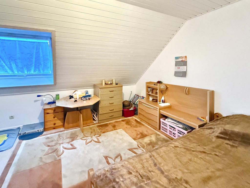 DG Mietwohnung Schlafzimmer 1
