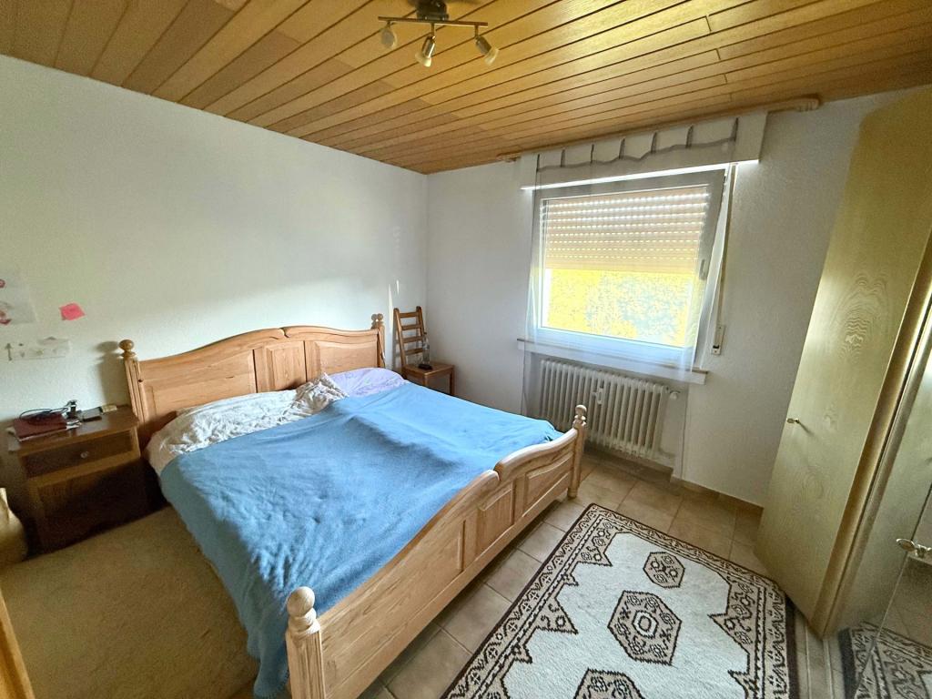 OG Mietwohnung Schlafzimmer