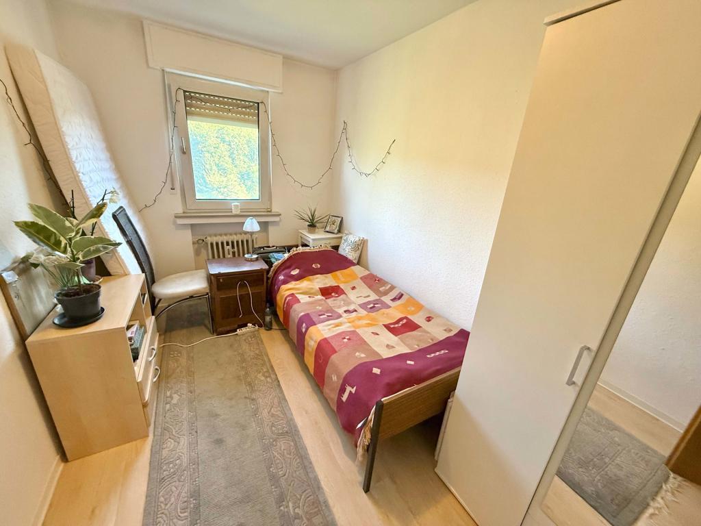 OG Mietwohnung Schlafzimmer