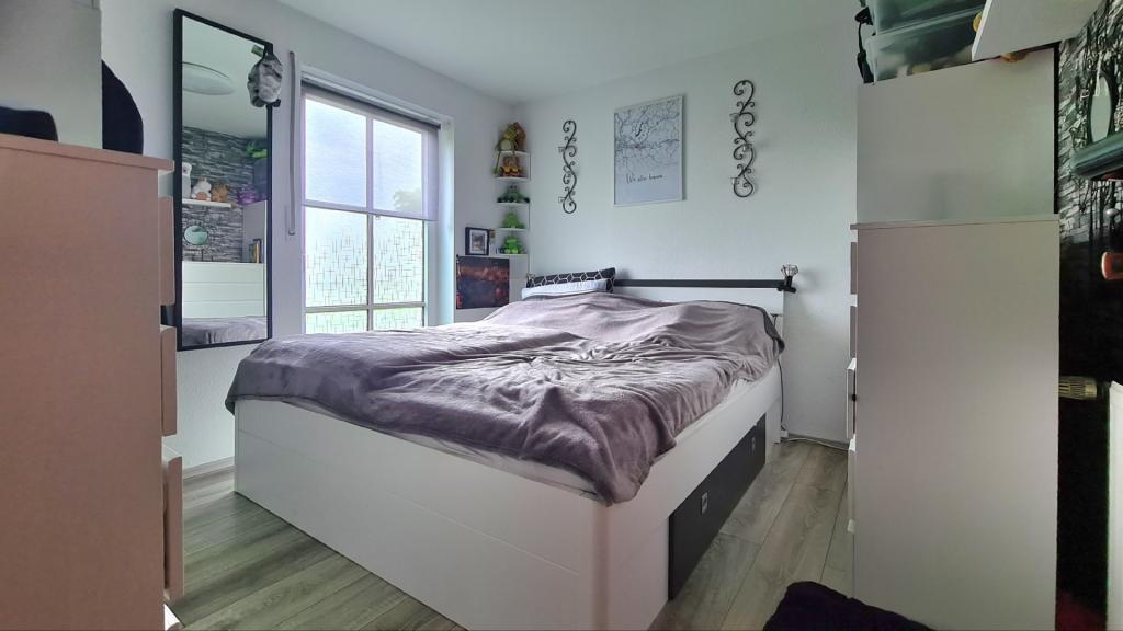 EH 2 - EG links - Schlafzimmer