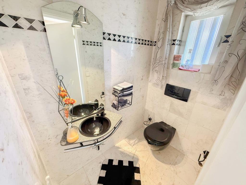 Gäste-Toilette