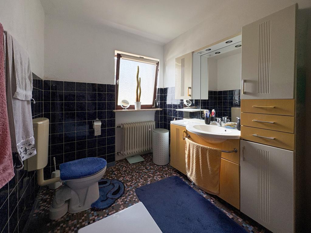 Badezimmer (EG)