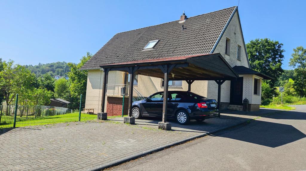 Straßenansicht