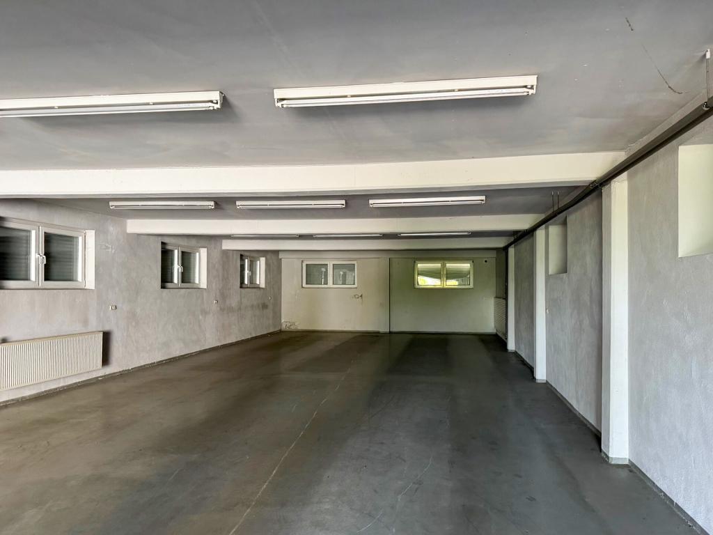 Halle, innen