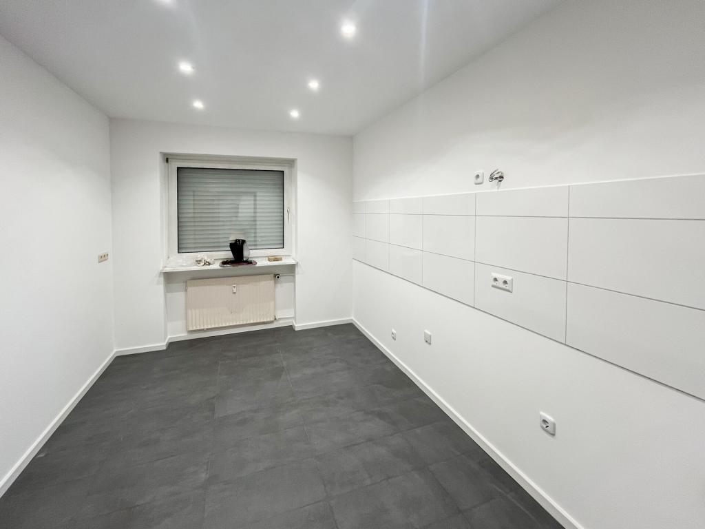 Zentral gelegene, renovierte 3-Zimmer-Wohnung mit eigenem Garten! - Photo 3