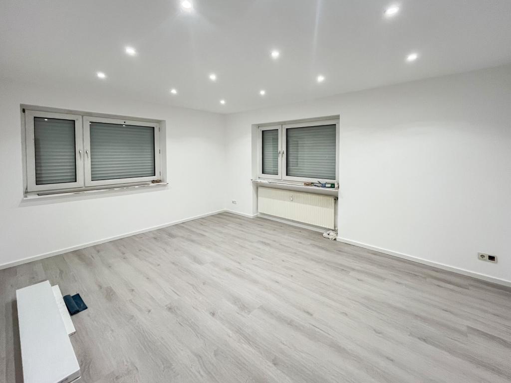 Zentral gelegene, renovierte 3-Zimmer-Wohnung mit eigenem Garten! - Photo 2