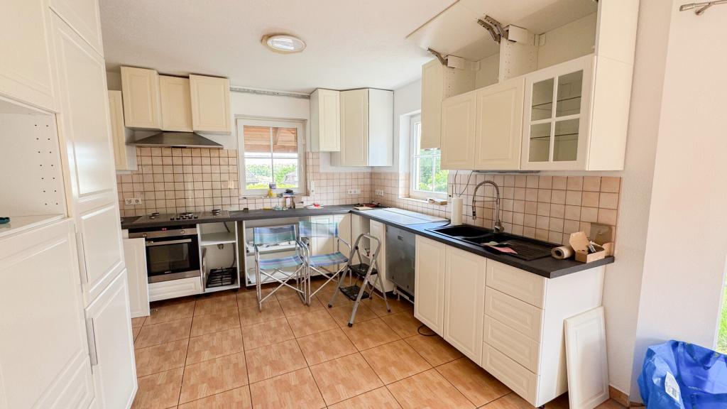Freistehendes und schickes Einfamilienhaus mit großem Garten zur Miete! - Photo 4