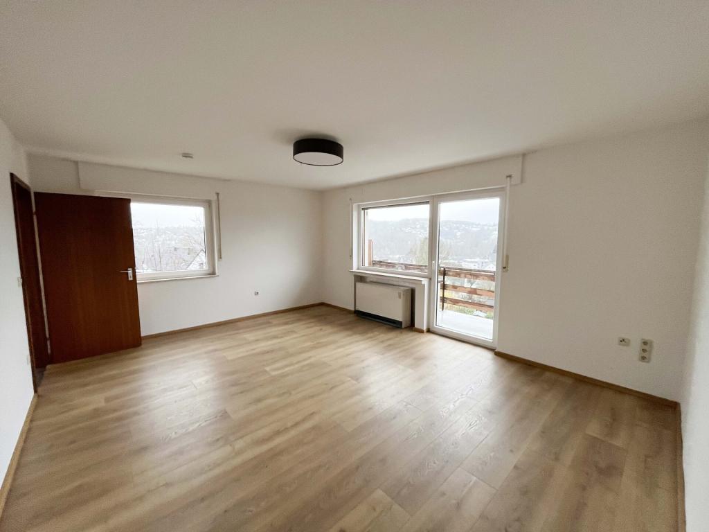 Gepflegte 3-Zimmer-Erdgeschosswohnung mit EBK, 2 Balkonen u.v.m.! - Photo 1