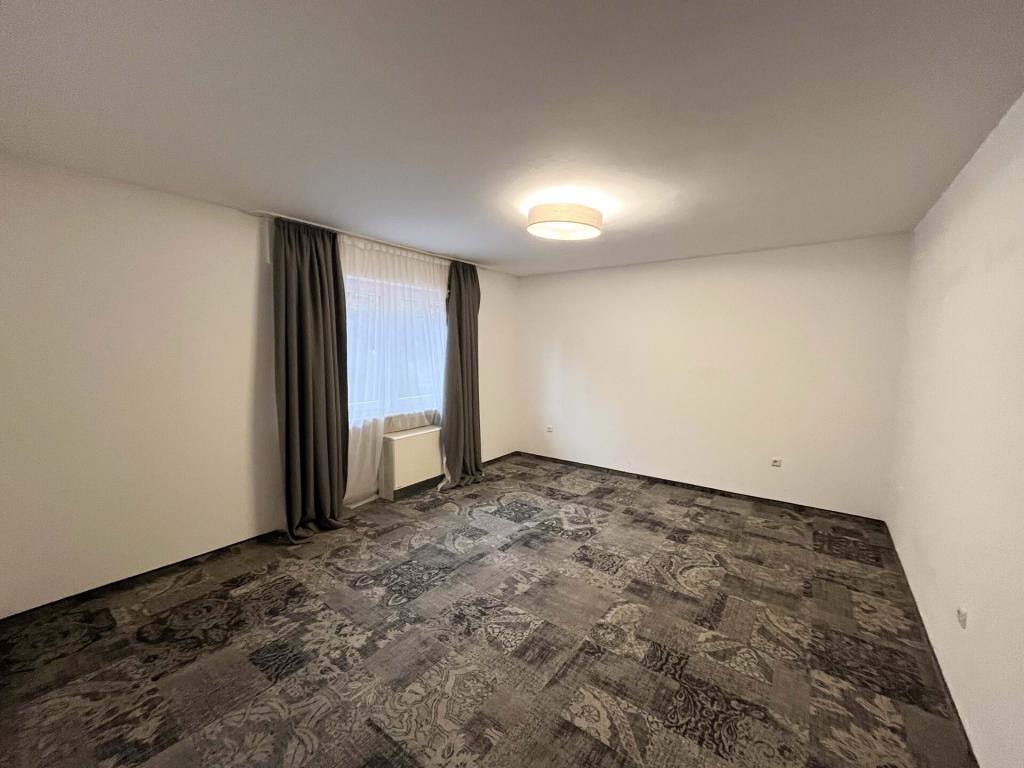 Gepflegte 3-Zimmer-Erdgeschosswohnung mit EBK, 2 Balkonen u.v.m.! - Photo 2