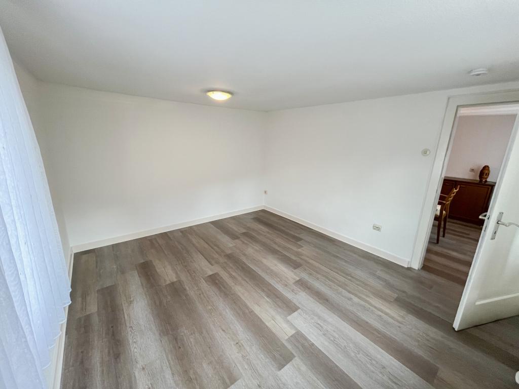 Großzügige 3-Zimmer Wohnung mit saniertem Badezimmer und Garten in Siegen-Eiserfeld! - Photo 3