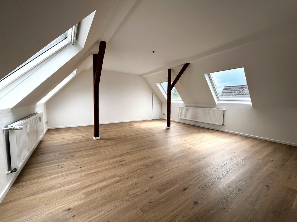 Ankommen und wohlfühlen – Frisch renovierte 2-Zimmer-Wohnung mit Balkon in zentraler Lage, sofort Verfügbar! - Photo 4