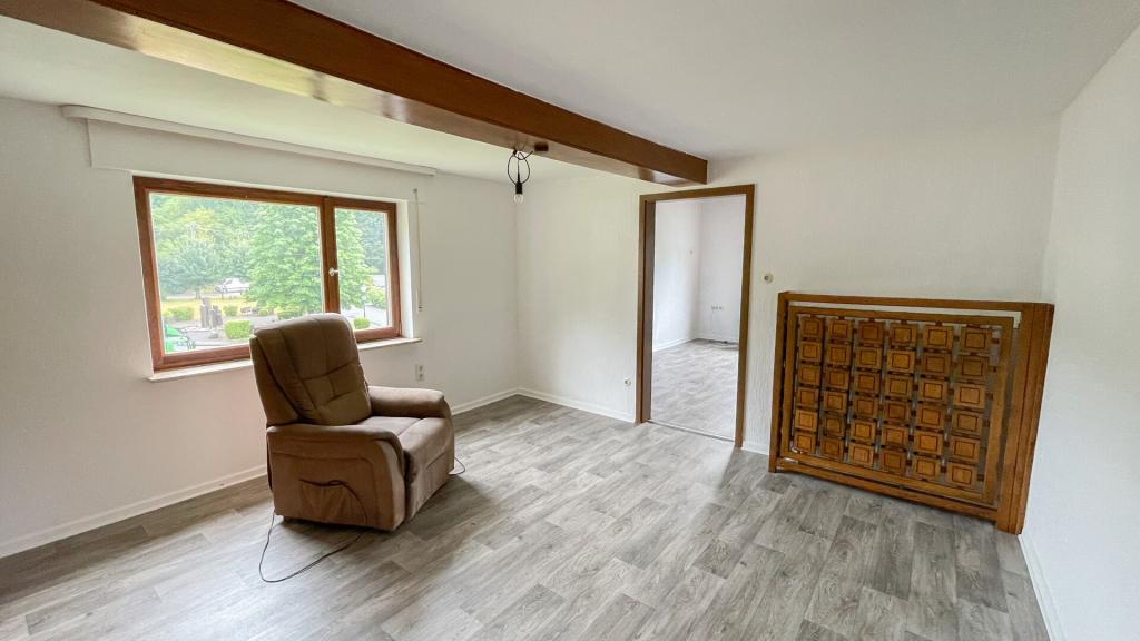 Familienfreundliches Einfamilienhaus mit Terrasse und Wintergarten in Oberlahr zu vermieten - Photo 4