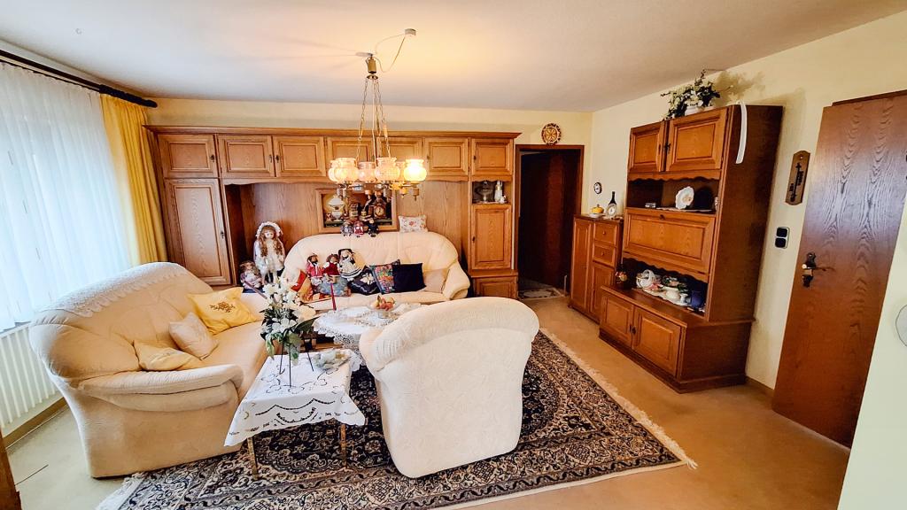 Großzügiges Einfamilienhaus mit Garten zur Miete! - Photo 2