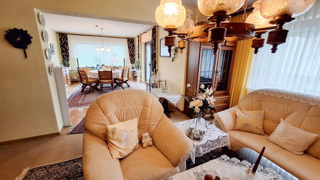 Großzügiges Einfamilienhaus mit Garten zur Miete! - Photo 1