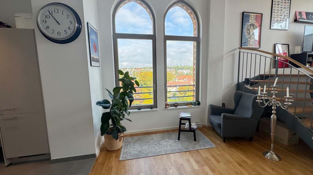 Exklusive 3-Zimmer-Wohnung mit traumhaftem Fernblick und großzügiger Dachterrasse! - Foto 2