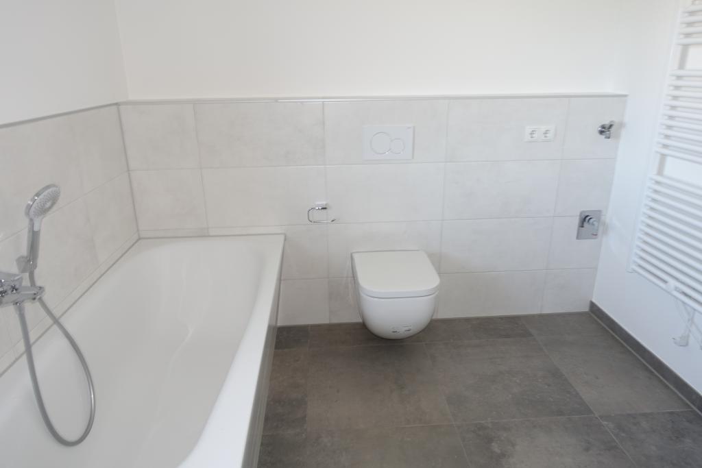 WE 5: Luxuriöse 2-, opt. 3-Zi.-NEUBAU-Wohnung mit Balkon, Glasfaser u. innovativem Energiekonzept - Foto 3