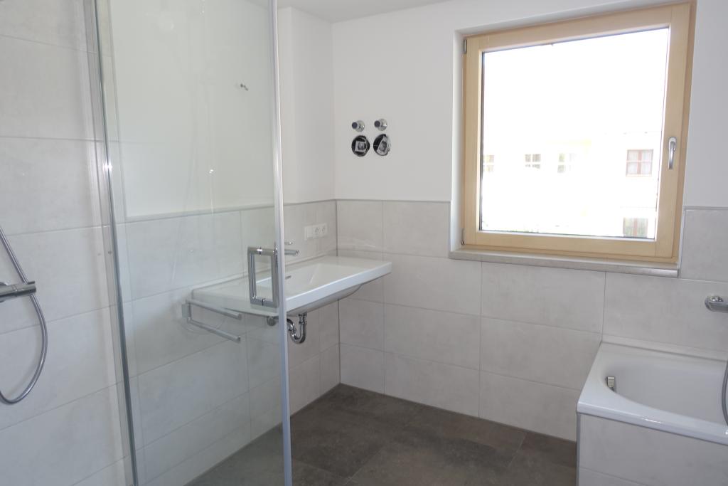 WE 5: Luxuriöse 2-, opt. 3-Zi.-NEUBAU-Wohnung mit Balkon, Glasfaser u. innovativem Energiekonzept - Foto 4