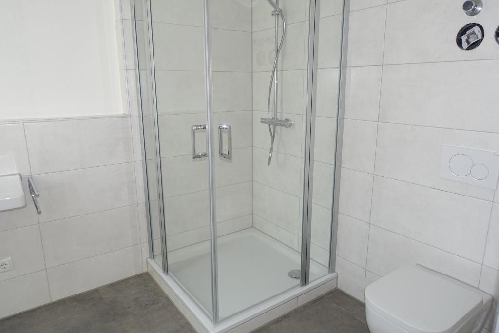 WE 7: Luxuriöses 2-Zi.-NEUBAU-Wohnung im DG mit Balkon, Glasfaser u. innovativem Energiekonzept - Foto 1