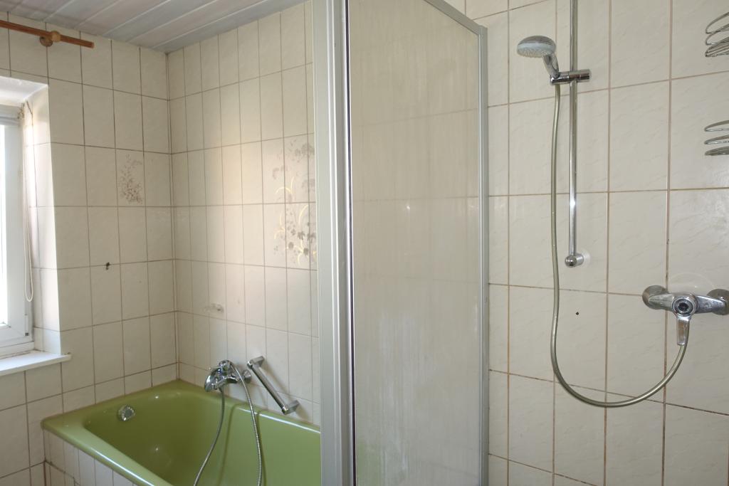 Buchbach: geräumige zentral gelegene 3-Zimmer-Wohnung, 1. OG, ohne Balkon, ohne EBK, ohne Stellplatz - Foto 4
