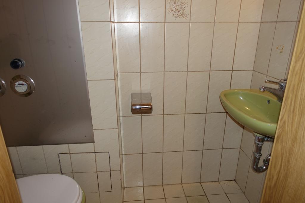 Buchbach: geräumige zentral gelegene 3-Zimmer-Wohnung, 1. OG, ohne Balkon, ohne EBK, ohne Stellplatz - Foto 5