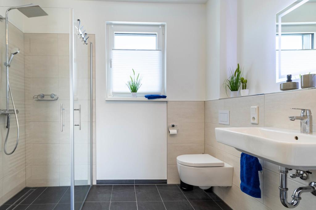 Badezimmer Ansicht 1