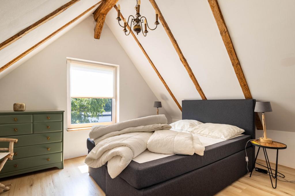 Schlafzimmer 4 OG