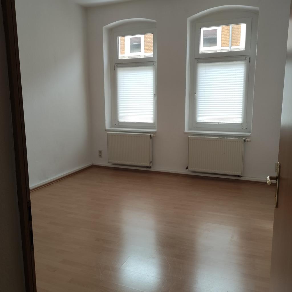 Lebendiges Stadtwohnen: 2-Raum-Wohnung in Dessau-Roßlau - Photo 1