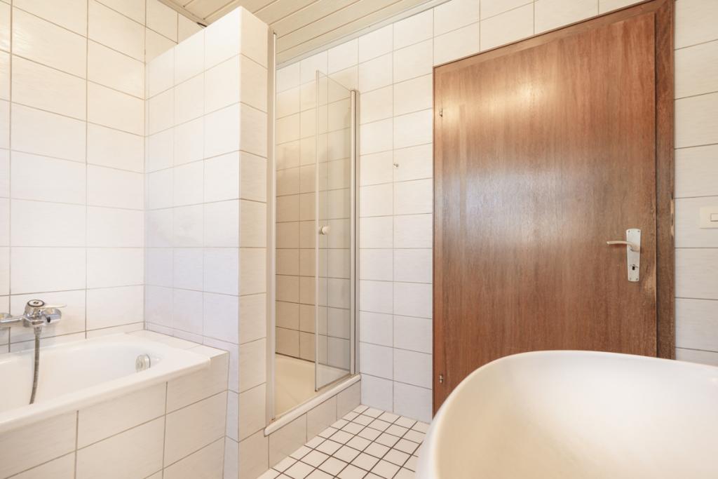 Badezimmer EG