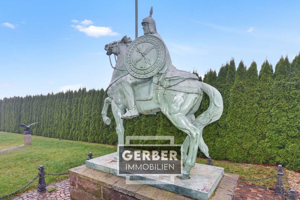 Ritter auf Pferd aus der Nibelungensage