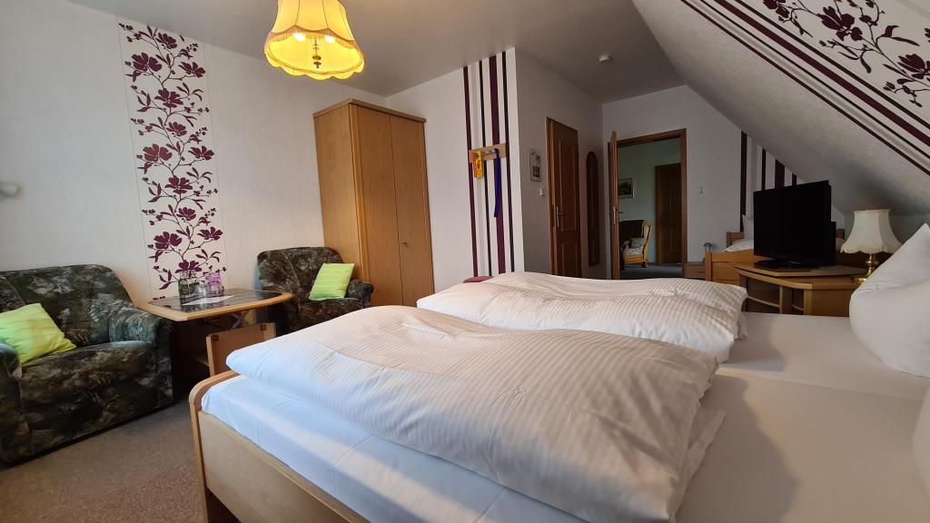 OG - Zimmer mit Duschbad