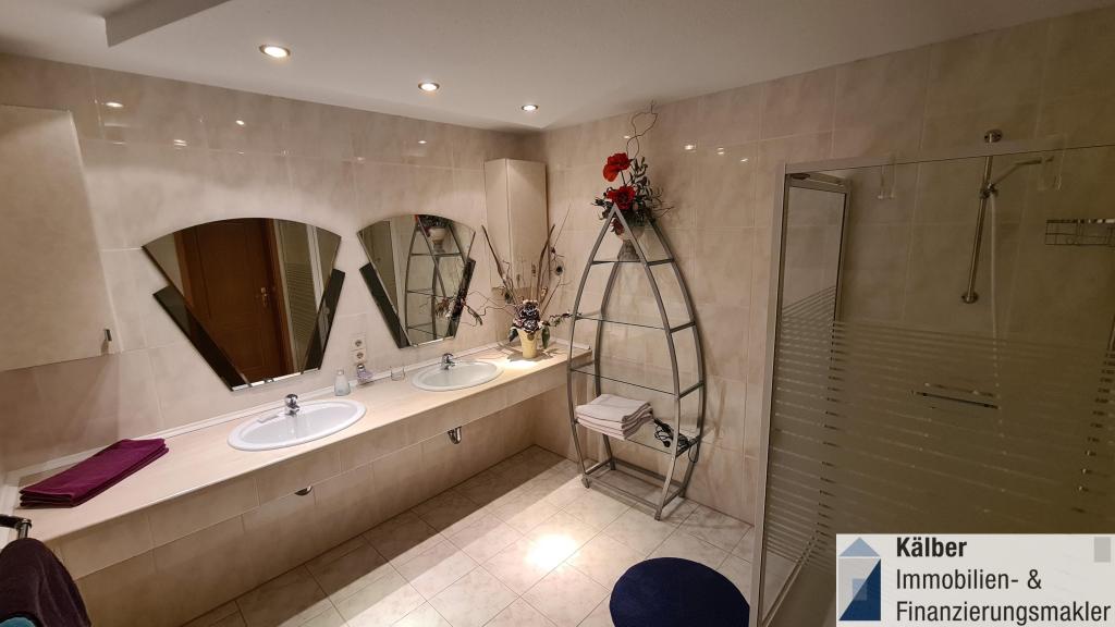 EG - Gäste Zimmer mit Duschbad