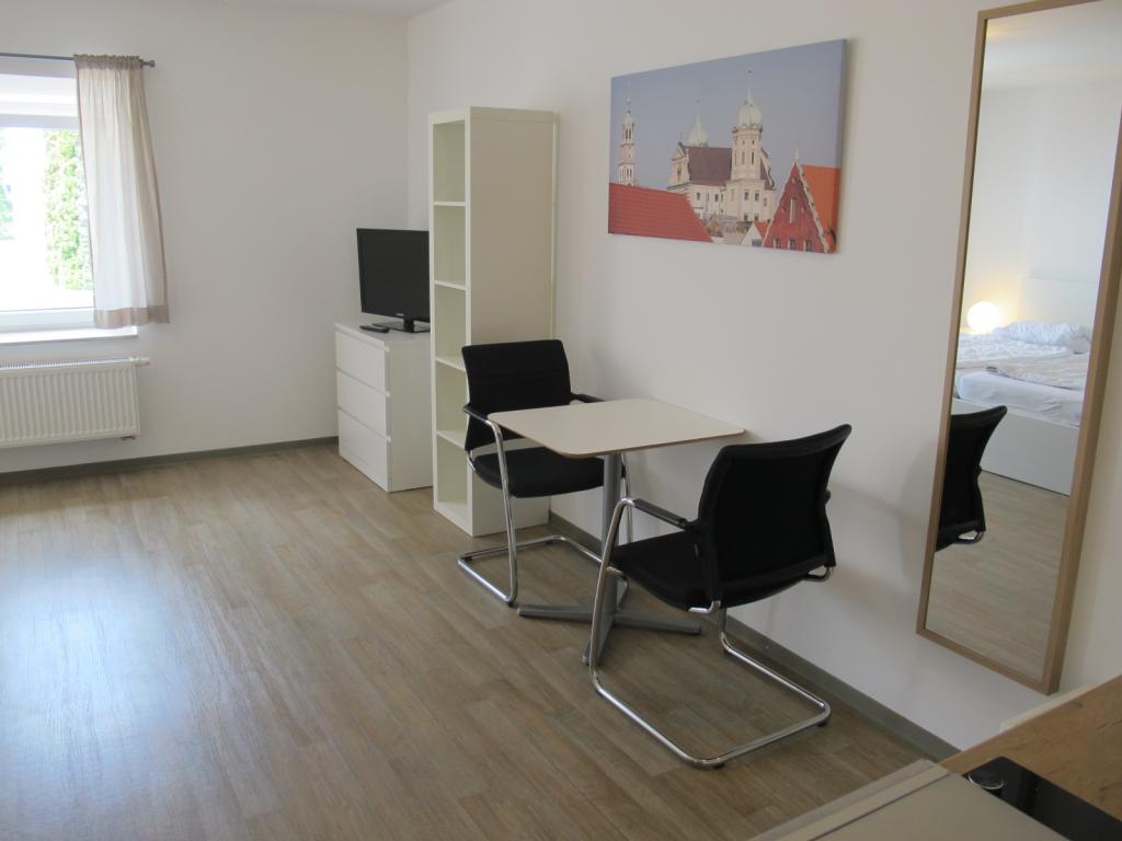 Helles, modern möbliertes Appartement in zentrumsnaher Lage Augsburgs - Foto 1