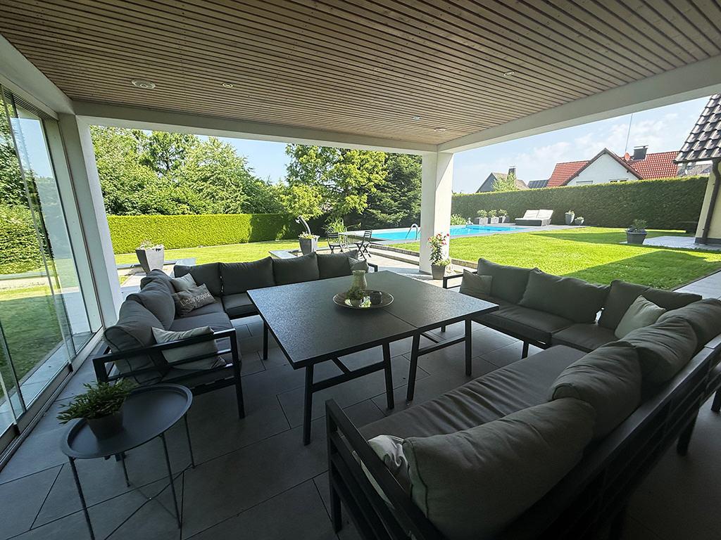 überdachte Terrasse
