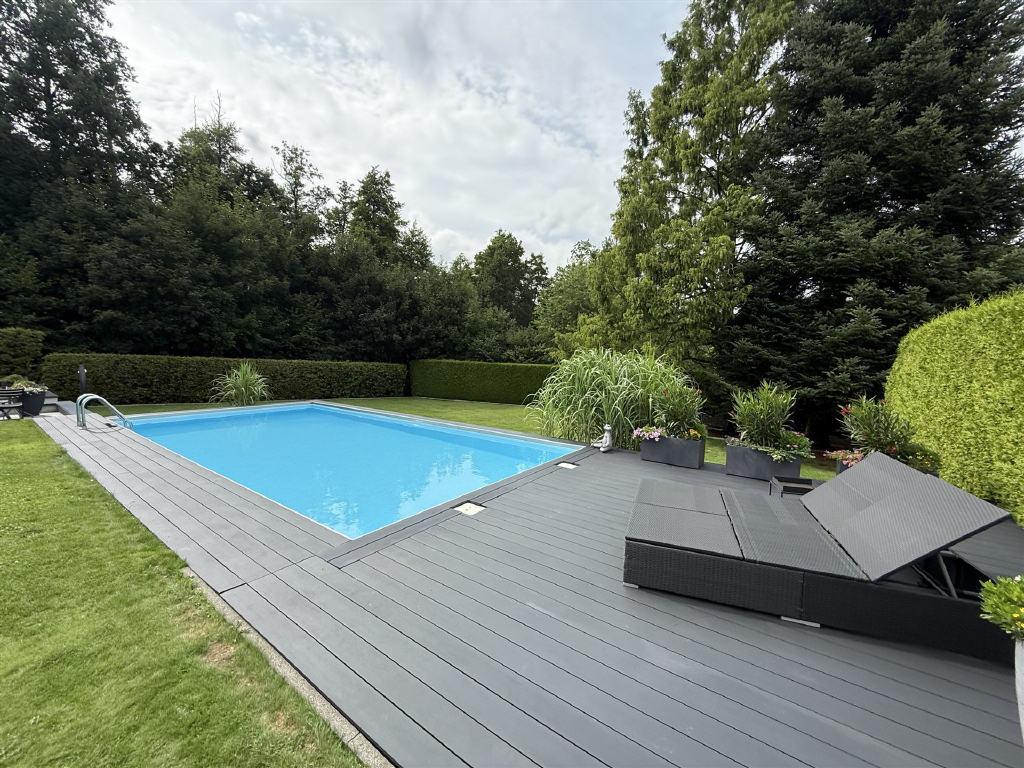 Garten mit Außenpool
