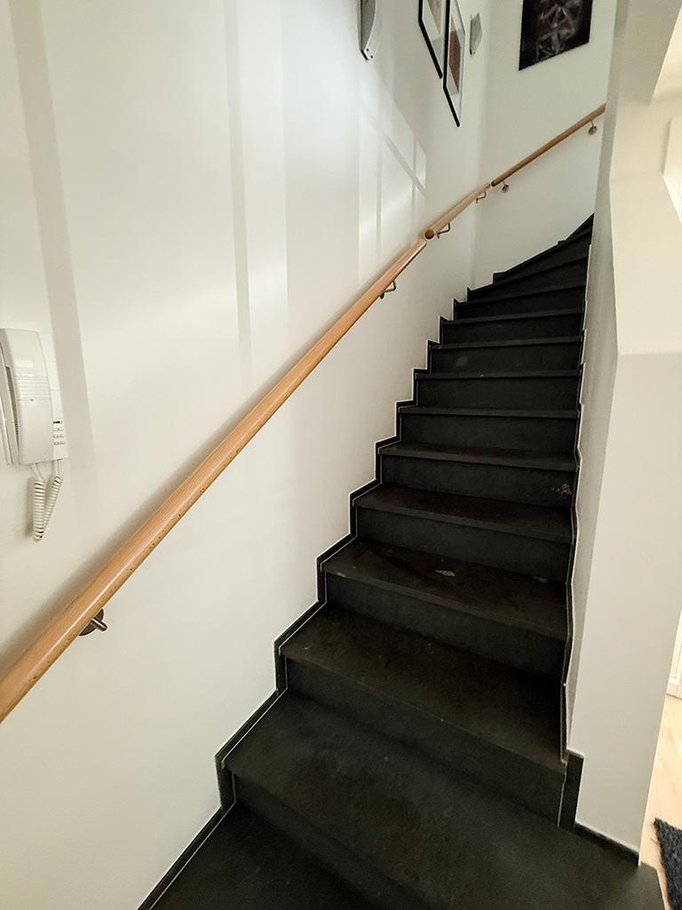 Treppe ins 1. OG