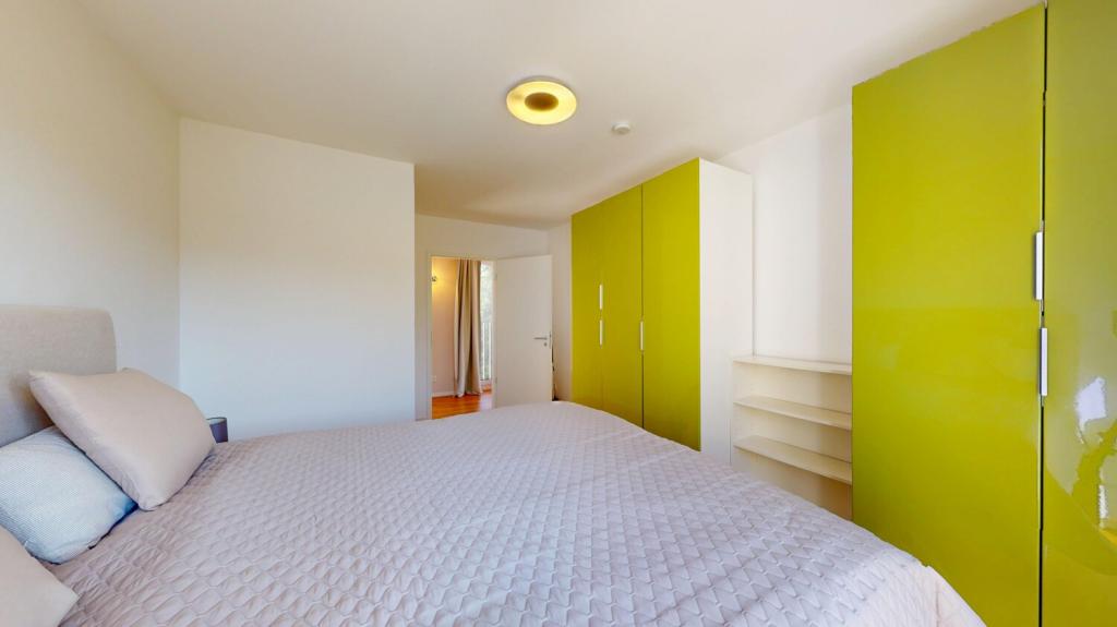 Exklusives möbliertes Penthouse mit Skylineblick von der Dachterrasse und Tiefgaragenstellplatz - Photo 5
