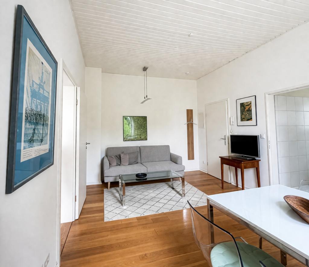Attraktive Zwei-Zimmer-Wohnung mit Terrasse und Garten zur Mitnutzung - Photo 2