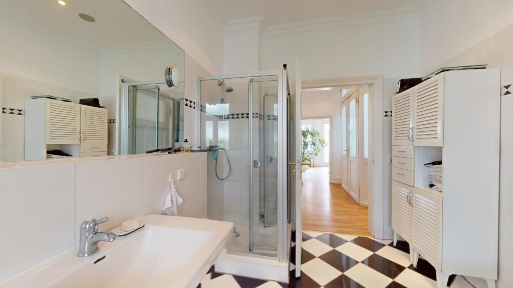 Badezimmer Ansicht II
