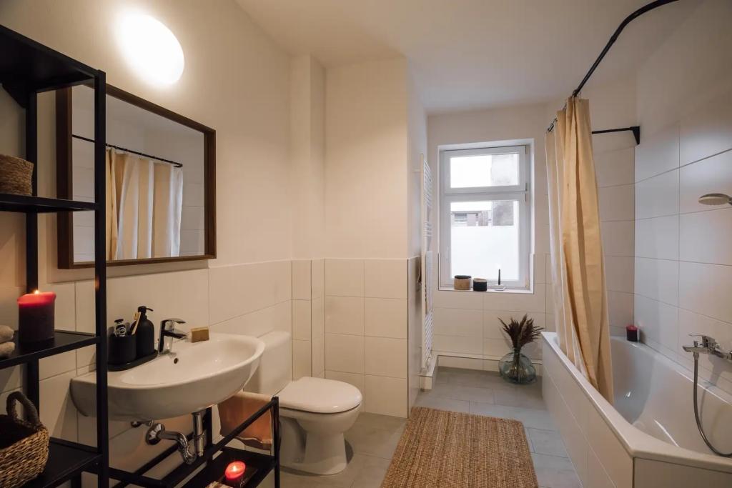 Badezimmer () Bathroom .1.1.