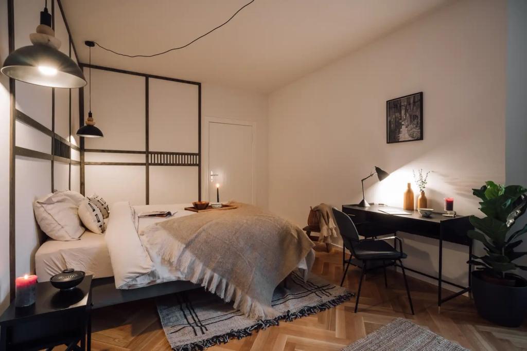 Schlafzimmer () Bedroom .1.7.