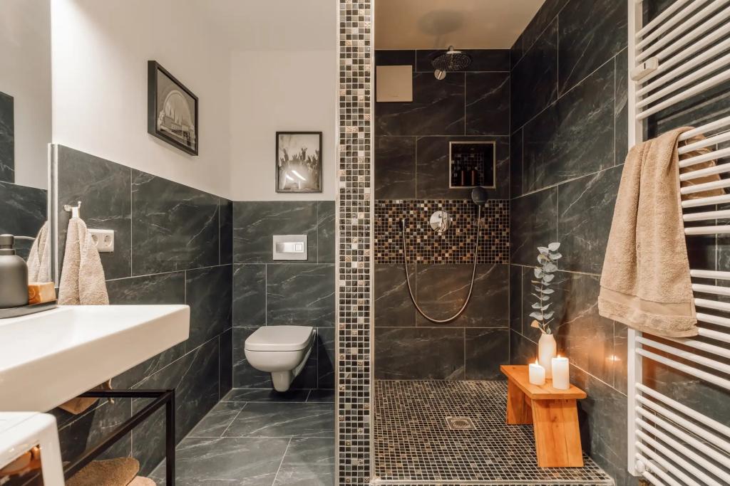 Badezimmer () Bathroom .1.1.