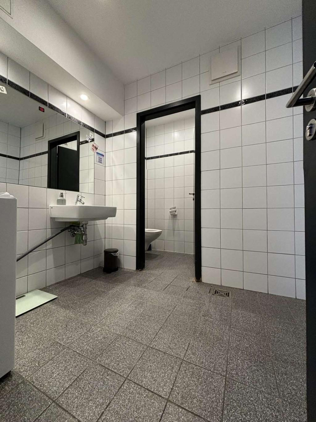 WC 2