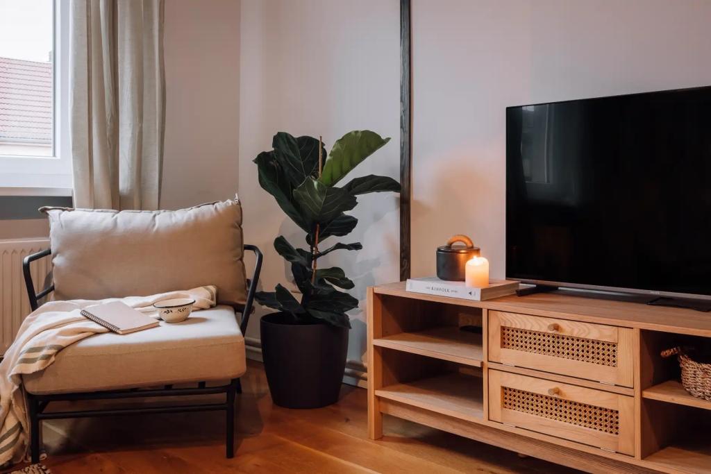 Wohnzimmer () Livingroom .1.9.