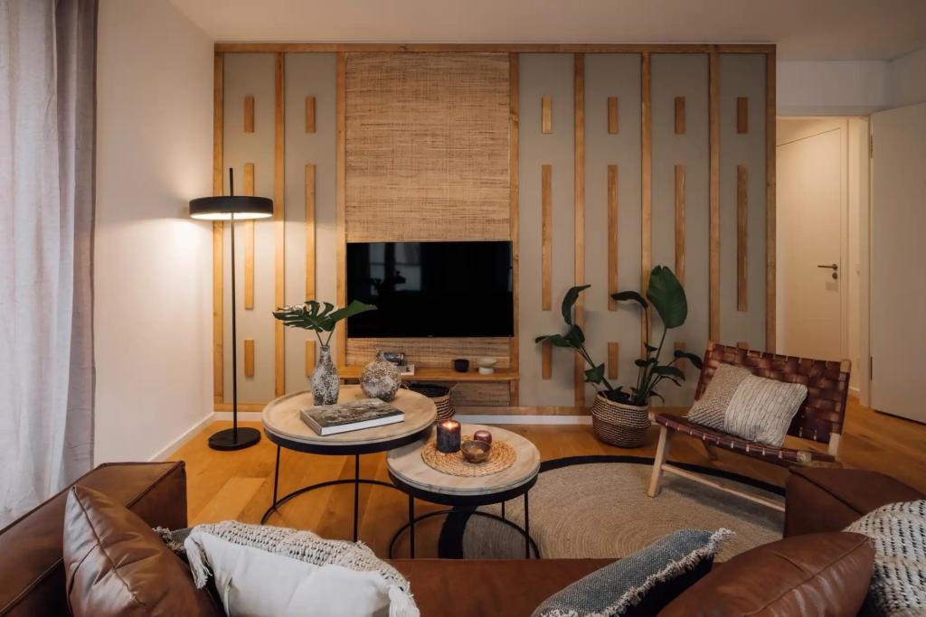 Wohnzimmer () Livingroom .1.2.